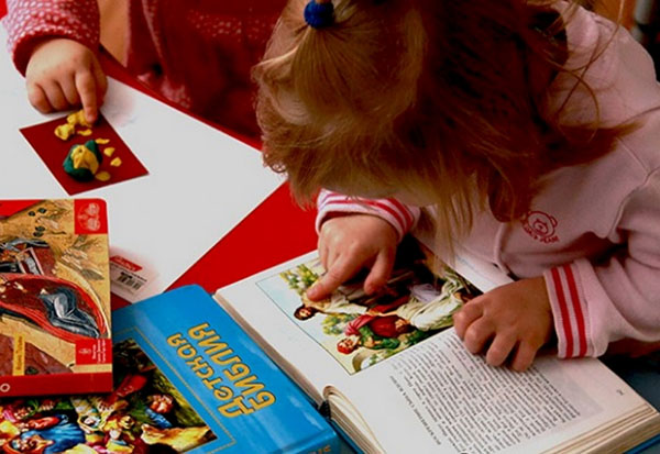 Parlak Paskalya: Çocuğa kutlama hazırlamak nasıl