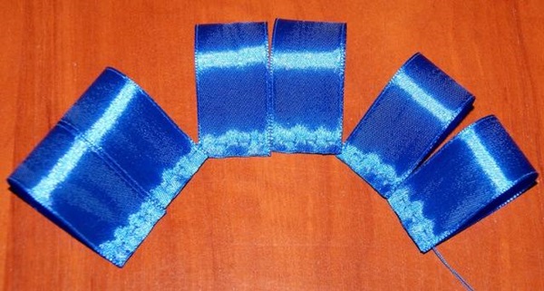 Kendi ellerinizle bir saten kurdele sopası nasıl hazırlanır