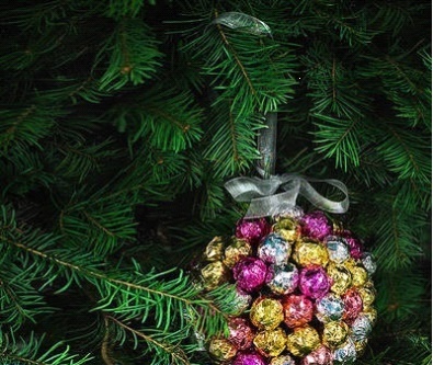 Kendi ellerindeki Noel süsleri, fotoğraflı ustalık sınıfı