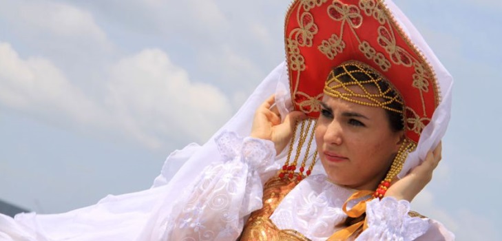 Karton Rusça kokoshnik