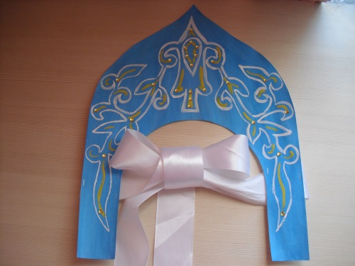 Karton Rusça kokoshnik