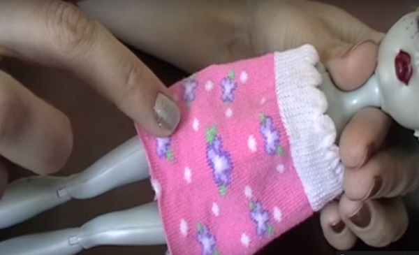 Bebek elbiselerini kendi ellerinizle nasıl dikebilirsiniz?