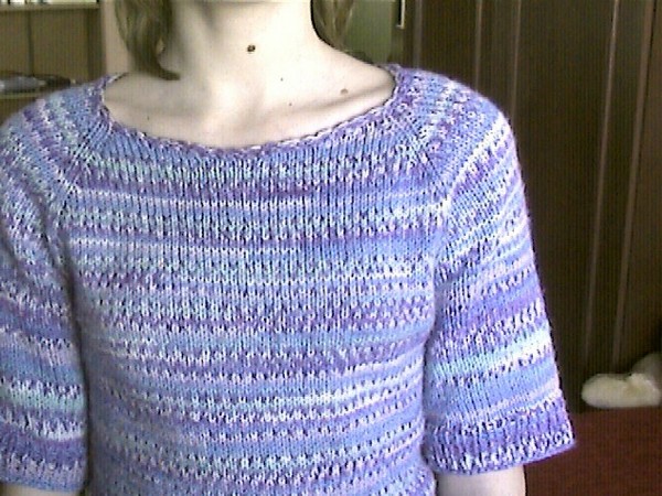 İğneler tarafından örülen sweatshirt, elbiseler ve ceketler: fotoğraflar ve diyagramlar
