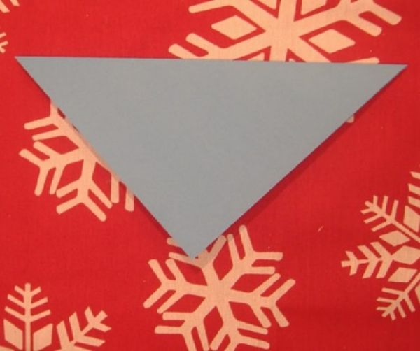 2017 Yeni Yılı için kendi elleriyle kağıtlarla güzel çizgiler - aşamalı diyagramlar ve fotoğraflar. Origami tekniğinde büyük kar taneleri çocukları için master dersleri