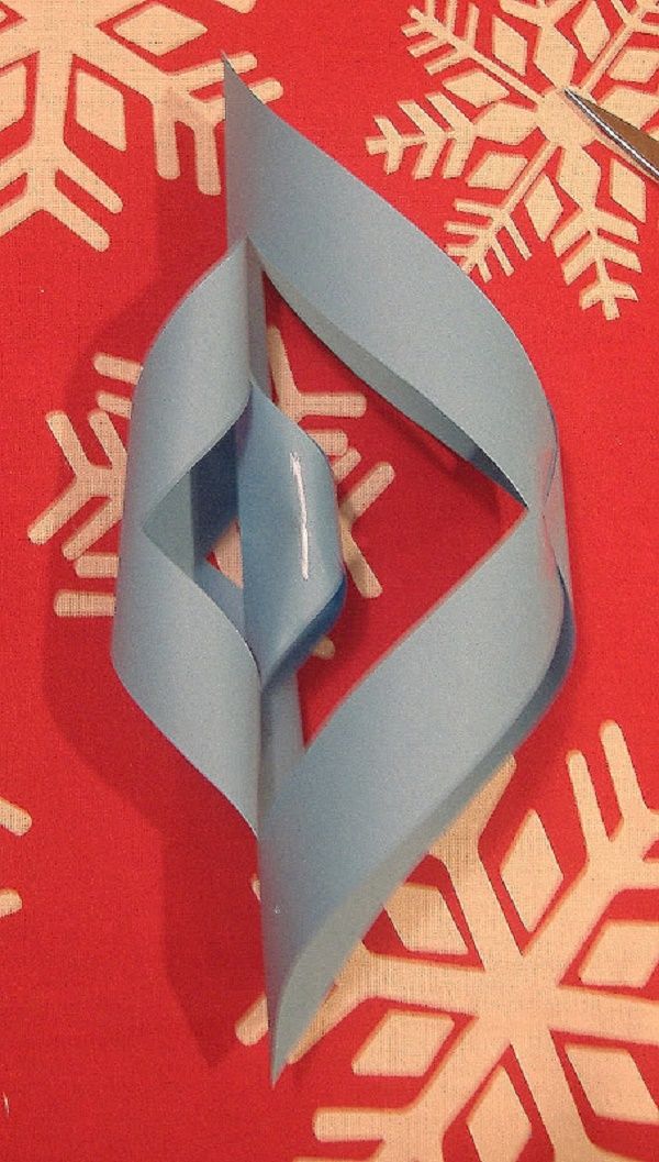 2017 Yeni Yılı için kendi elleriyle kağıtlarla güzel çizgiler - aşamalı diyagramlar ve fotoğraflar. Origami tekniğinde büyük kar taneleri çocukları için master dersleri