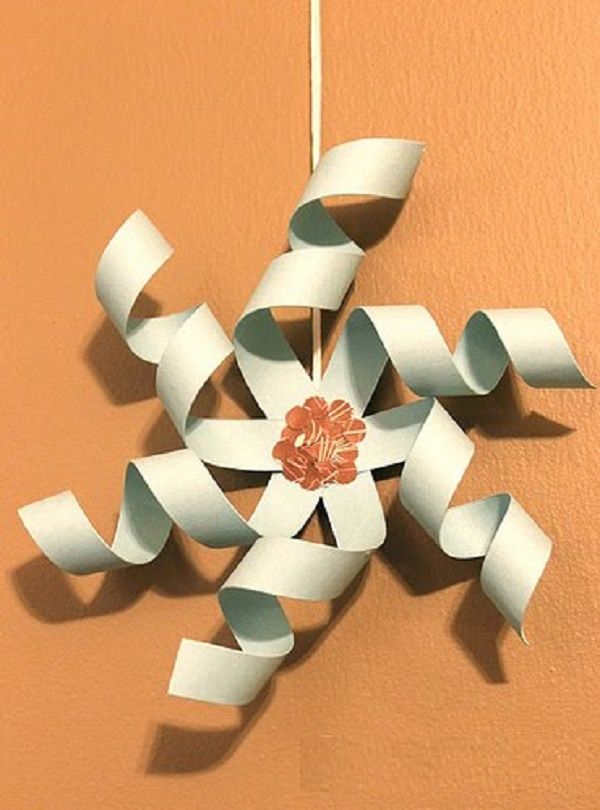 2017 Yeni Yılı için kendi elleriyle kağıtlarla güzel çizgiler - aşamalı diyagramlar ve fotoğraflar. Origami tekniğinde büyük kar taneleri çocukları için master dersleri
