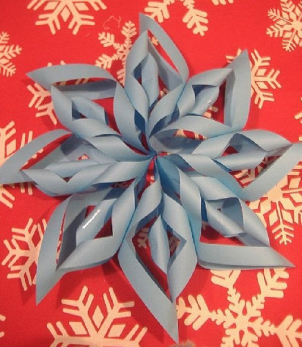 2017 Yeni Yılı için kendi elleriyle kağıtlarla güzel çizgiler - aşamalı diyagramlar ve fotoğraflar. Origami tekniğinde büyük kar taneleri çocukları için master dersleri