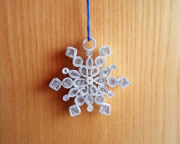 2017 Yeni Yılı için kendi elleriyle kağıtlarla güzel çizgiler - aşamalı diyagramlar ve fotoğraflar. Origami tekniğinde büyük kar taneleri çocukları için master dersleri