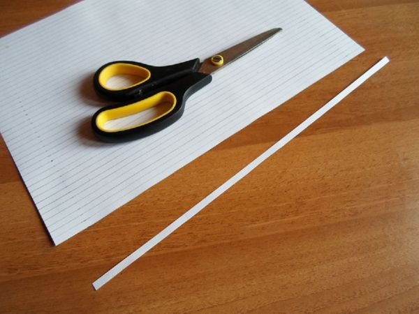 2017 Yeni Yılı için kendi elleriyle kağıtlarla güzel çizgiler - aşamalı diyagramlar ve fotoğraflar. Origami tekniğinde büyük kar taneleri çocukları için master dersleri