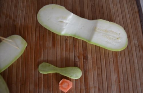 Kendi elleriyle sebzelerden el işleri