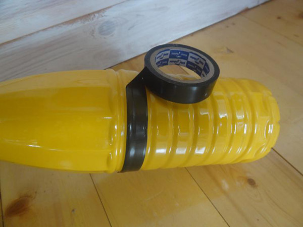 Kendi elleriyle bahçe ve meyve bahçesi için plastik şişelerden yeni el işleri