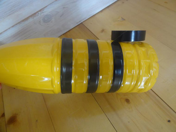 Kendi elleriyle bahçe ve meyve bahçesi için plastik şişelerden yeni el işleri