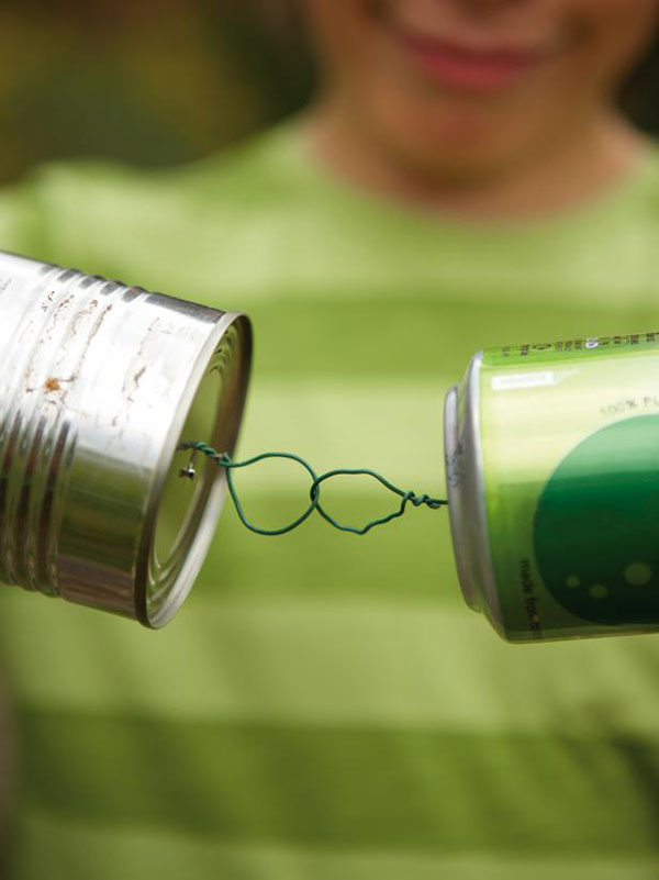 Kendi elleriyle bahçe ve meyve bahçesi için plastik şişelerden yeni el işleri