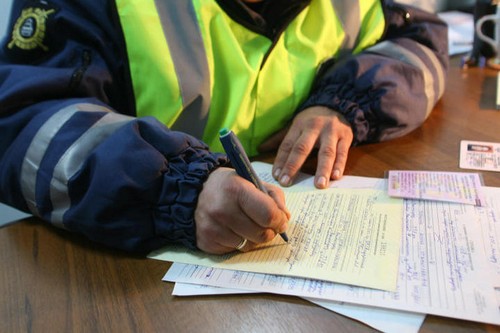 Samara'da sürücü ehliyeti için Devlet Trafik Güvenliği Müfettişliği para cezaları hakkında nasıl bilgi edinebilirsiniz?