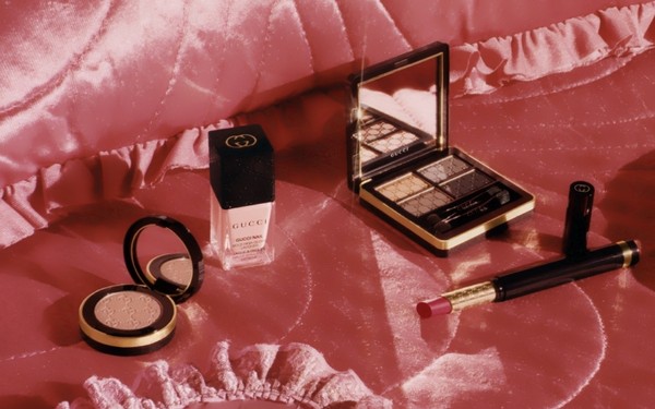Bu gizemli pembe: makyaj koleksiyonu Gucci Beauty F / W 2016