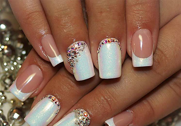 Kış maniküründe 2016-2017 kremi olarak Glitter ve Swarovski taşlar