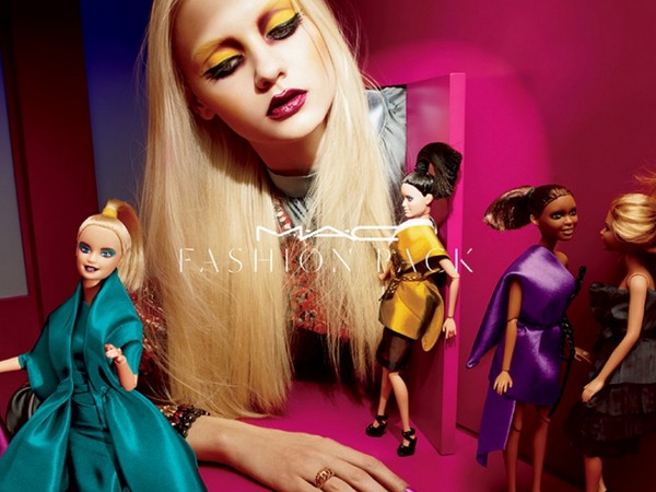 Nasıl Barbie: Yaz Makyaj Koleksiyonu MAC Moda Paketi 2016