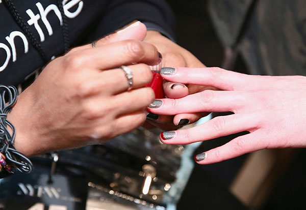 Manikür haute couture TOP-3 tasarımcılardan çivi fikirleri
