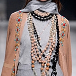 Sonbahar-kış sezonunda 2013-2014 yılları arasında şık şeyler: kadın giyiminde en moda modellerin fotoğrafları