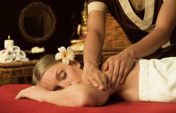 Yaşamın gücü ve uyum: SPA-salon Banyan Tree'de Tayland masajı