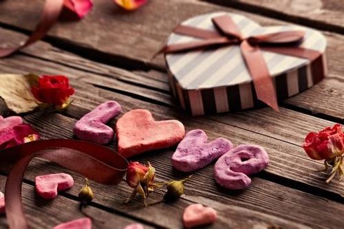 Sevgililer Günü için eşine ne verecektin? Sevgililer Günü karısı için orijinal hediye