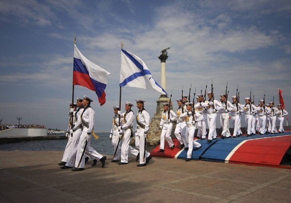 Tebrikler Donanma Günü-2016 - kısa ve komik ayet ve nesir. 2016 yılında Moskova, St. Petersburg, Kronstadt, Sivastopol, Novorossiysk'de Deniz Kıyısı Günü için şenlik programı