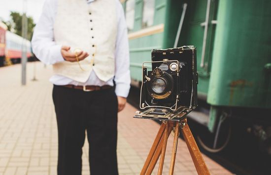 Düğün fotoğraf oturumu retro tarzda