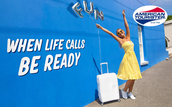 Yolda Yaz: parlak valizler American Tourister Soundbox