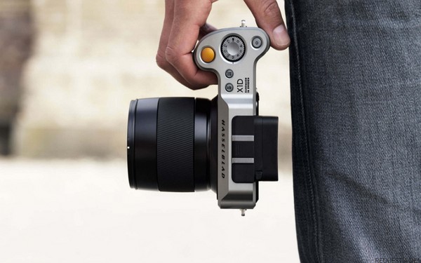En iyiler arasında ilk: kompakt fotoğraf makinesi Hasselblad X1D