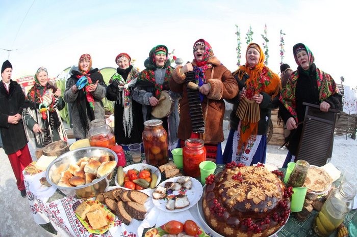 Gözleme Gününde Şarkılar: Rus halk yağı şarkılarının metinleri