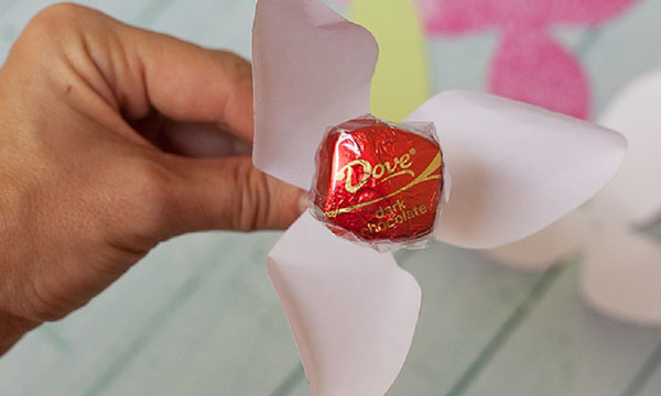 8 Mart için kendi ellerinizle orijinal hediye