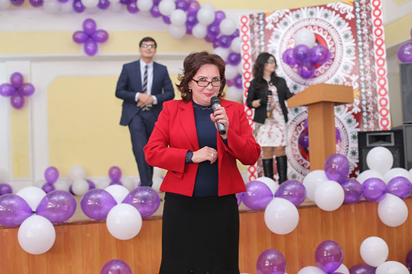 Öğrencilere verilen görevler: senaryolar, yarışmalar, şarkı değişikliği