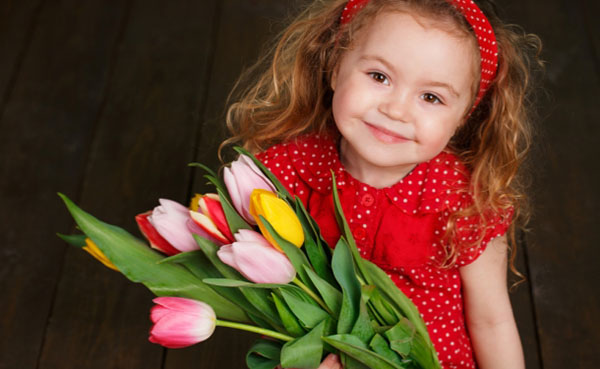 8 Mart'ta kızlara tebrikler
