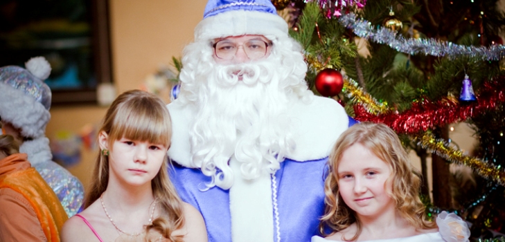 Noel Baba ve kızlar