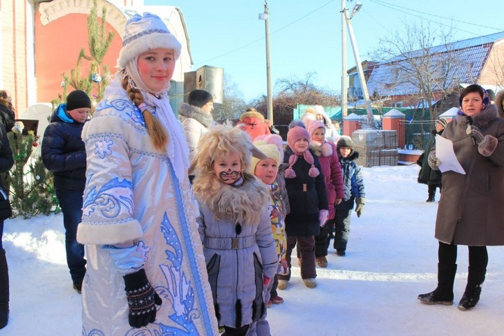 Çocuklar ve yetişkinler için Noel senaryosu. Noel senaryoları için seçenekler