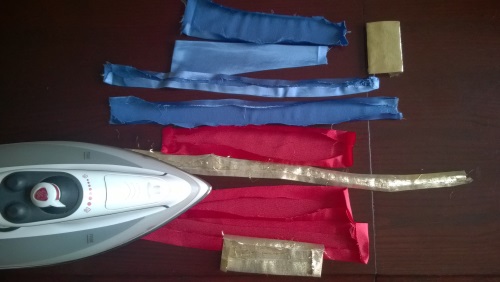 Kendi elleriyle düğün şampanyasını süsleme