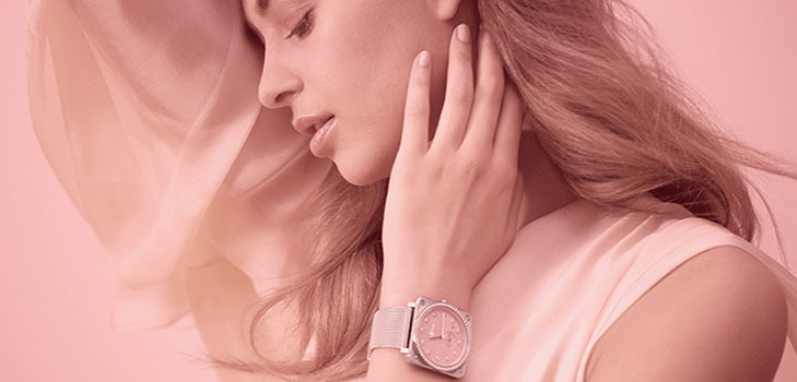 Pembe ışığın içinde geçen süre: Bell & Ross'dan Novarosa saatleri