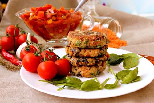 23 Şubat'ta işyerinde kutlanacak yerler - mercimek köftesi acelesiz salsa sosu ile
