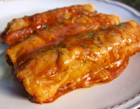 Enchiladas fasülye ve kök sebzeli