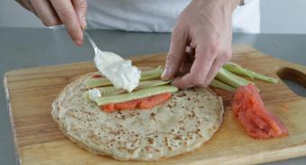 Pişirme sırları: fotoğraflarla ve videolarda en lezzetli dolma krep tarifleri