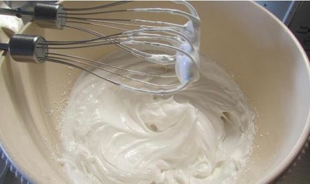 Cappeycakes İçin Bir Krem Nasıl Yapılır: Tereyağı, Çikolata ve Protein Kremi için Tarif