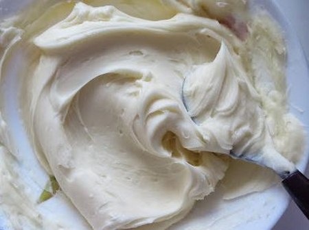 Cappeycakes İçin Bir Krem Nasıl Yapılır: Tereyağı, Çikolata ve Protein Kremi için Tarif