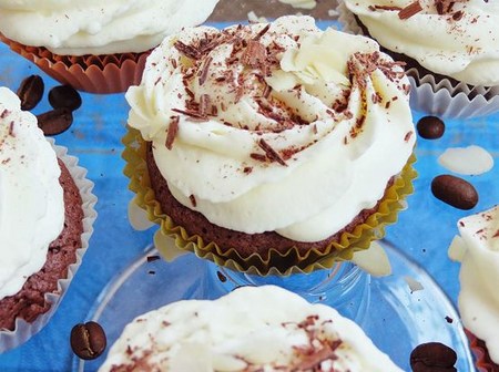 Cappeycakes İçin Bir Krem Nasıl Yapılır: Tereyağı, Çikolata ve Protein Kremi için Tarif