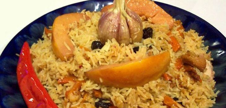Tavuklu lezzetli bir pilavı nasıl pişirirsiniz?