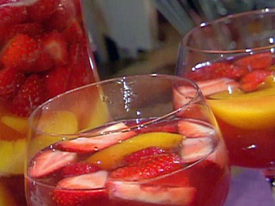 Gül şarabı ile sangria 