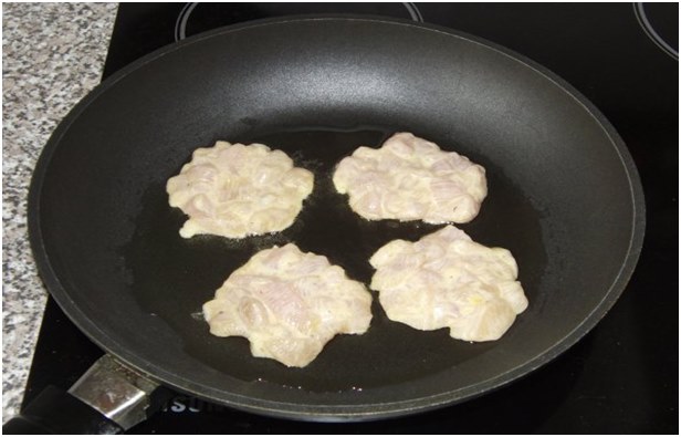 kızartma tavasında cutlets
