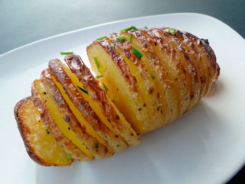 Leziz pişmiş patatesler pişirilir
