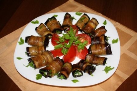 Patlıcan ruloları: tarifler Patlıcan ruloları: tarifler