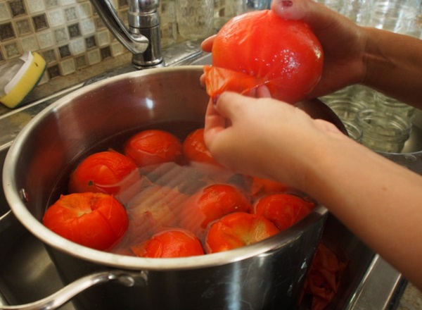 Kış için domates salatası