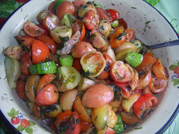 Kış için domates salatası